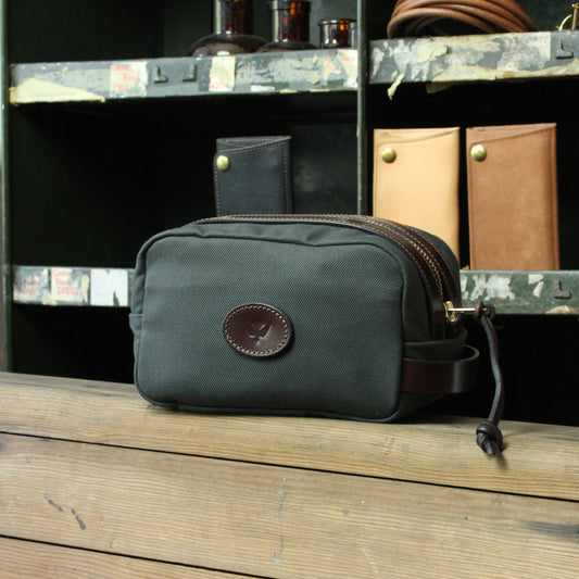 Waxed canvas washbags in graphite..