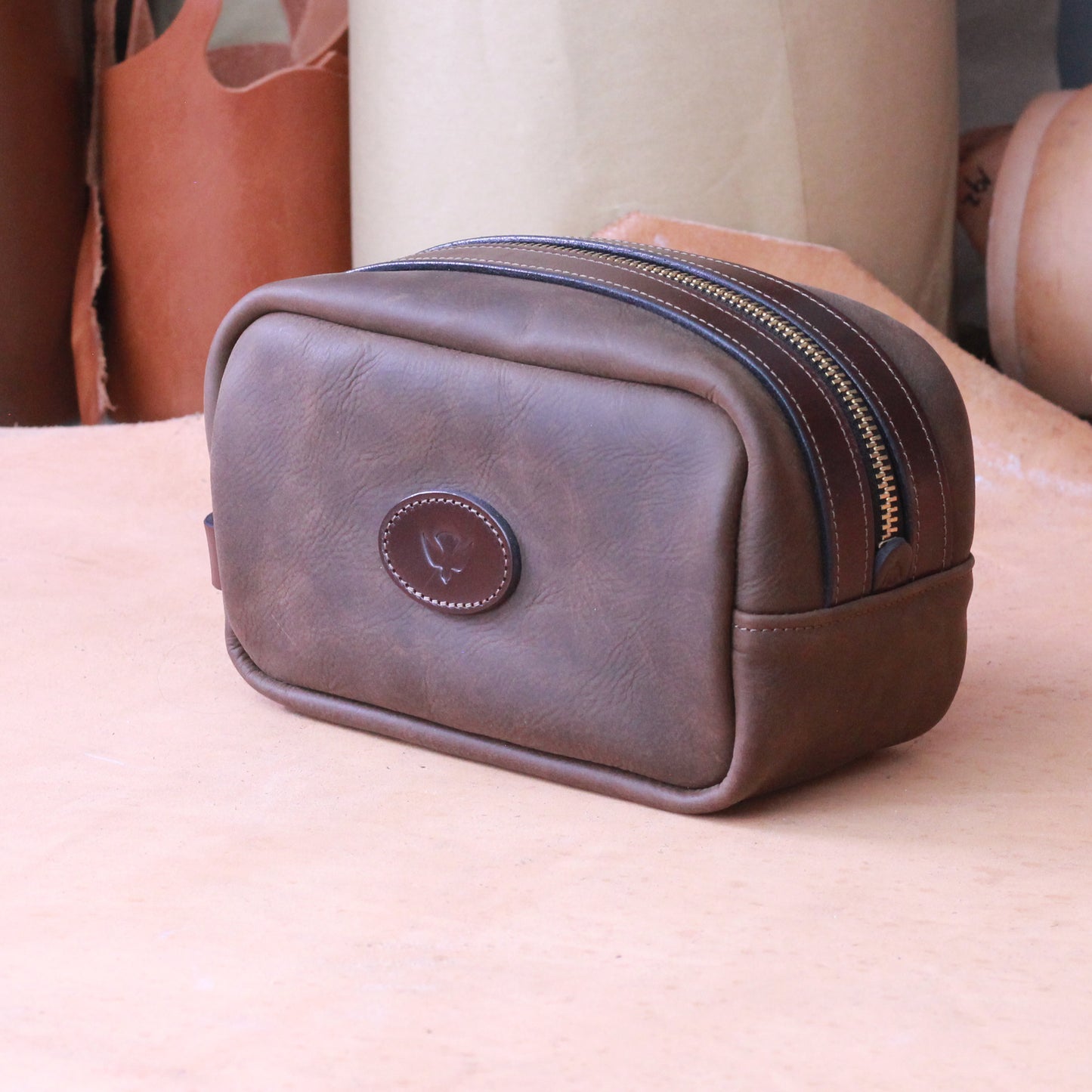 Heritage Leather Washbag: Pittards Moorland Edition